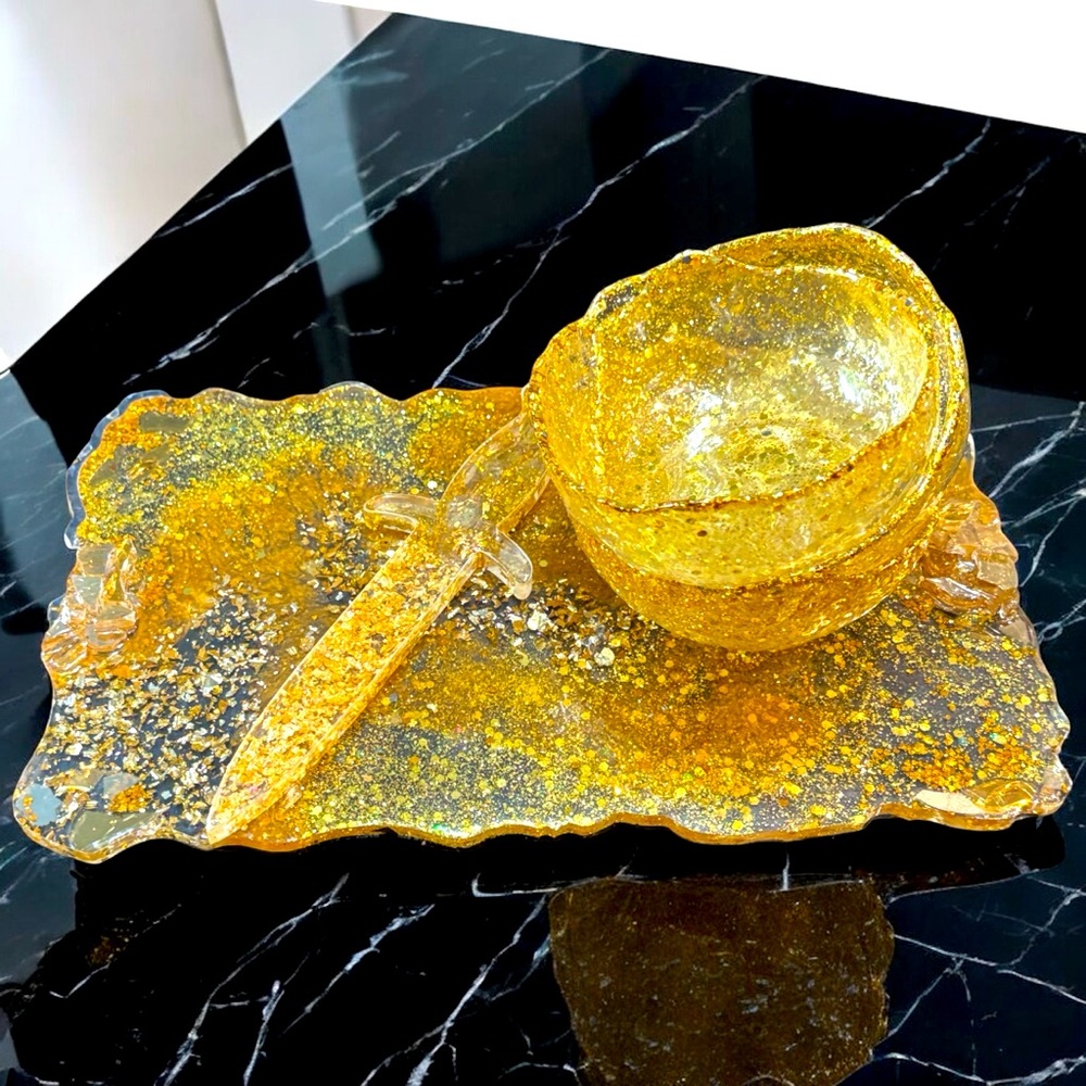 Gold Resin Serving Set
